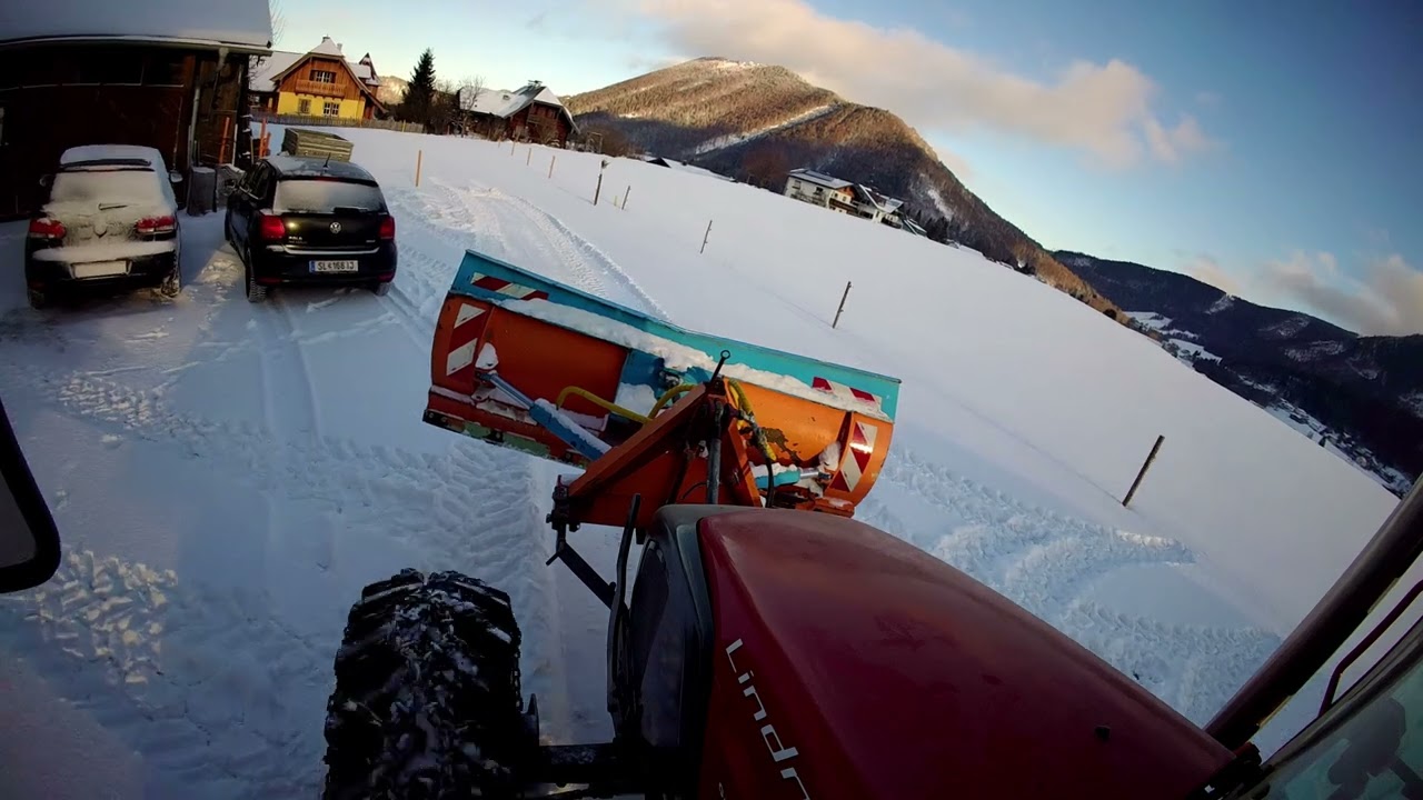 Lindner 83 turbo beim Schneeräumen
