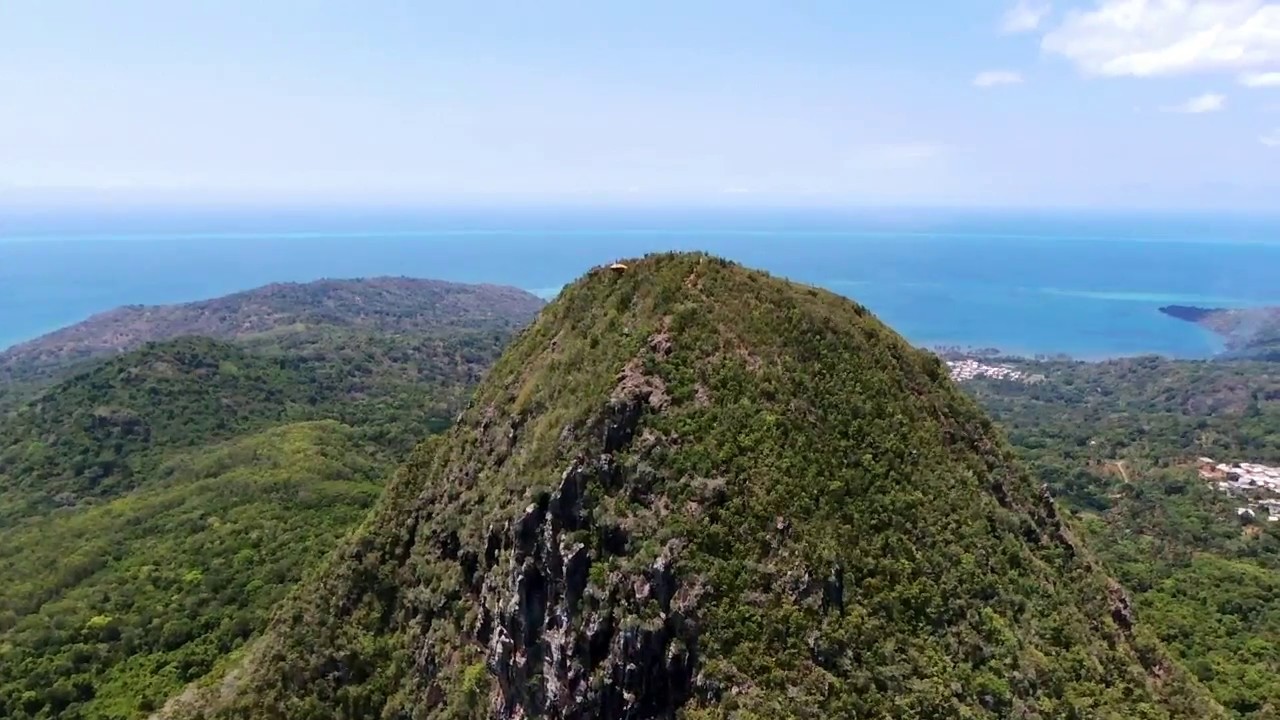 Mayotte survolée en drone bebop 2