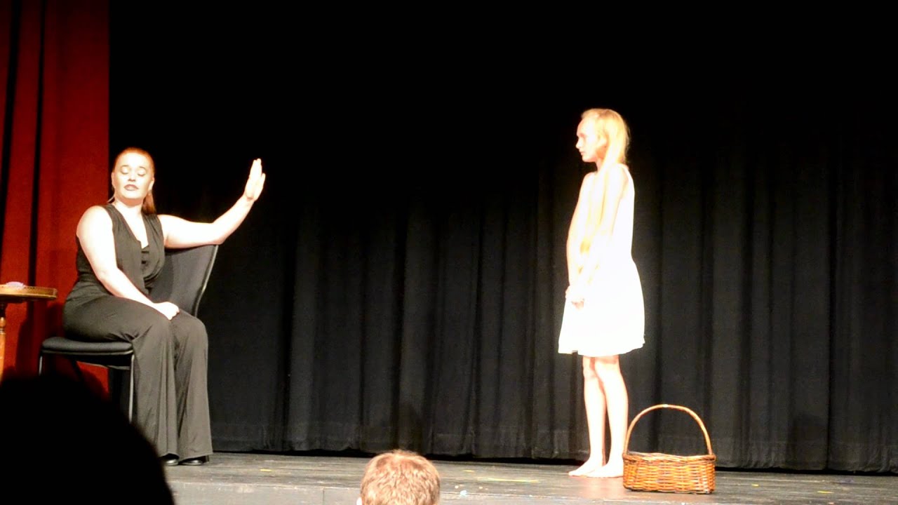Ryanne Nelson singing 