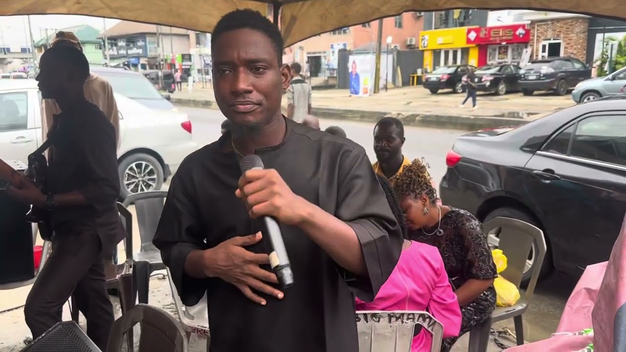 THE HIGHEST GOSPEL SINGER THAT I HAVE EVER SEEN IS THIS MAN