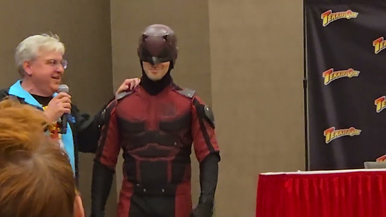 Charlie Cox surprises guests (and cosplayer) at Daredevil 60th Birthday panel at TerrifiCon 2024