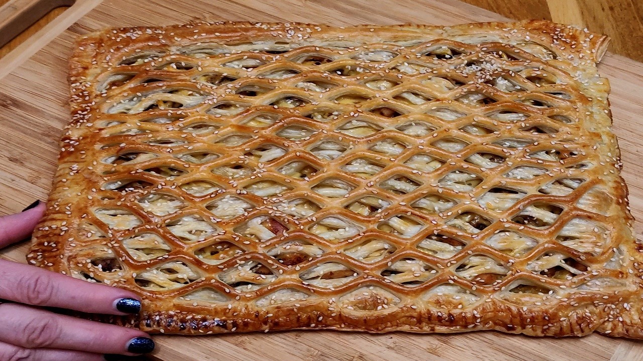 ХРУМКИЙ ПИРІГ З КУРКОЮ І ГРИБАМИ В ЛИСТКОВОМУ ТІСТІ / CRISPY CHICKEN & MUSHROOM PUFF PASTRY PIE