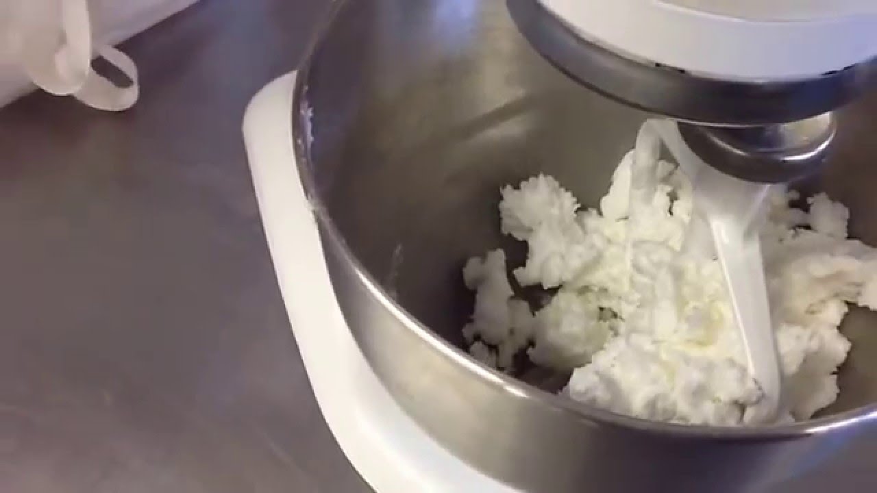 faire la pate &agrave; sucre soi-meme, appell&eacute;e aussi pastillage