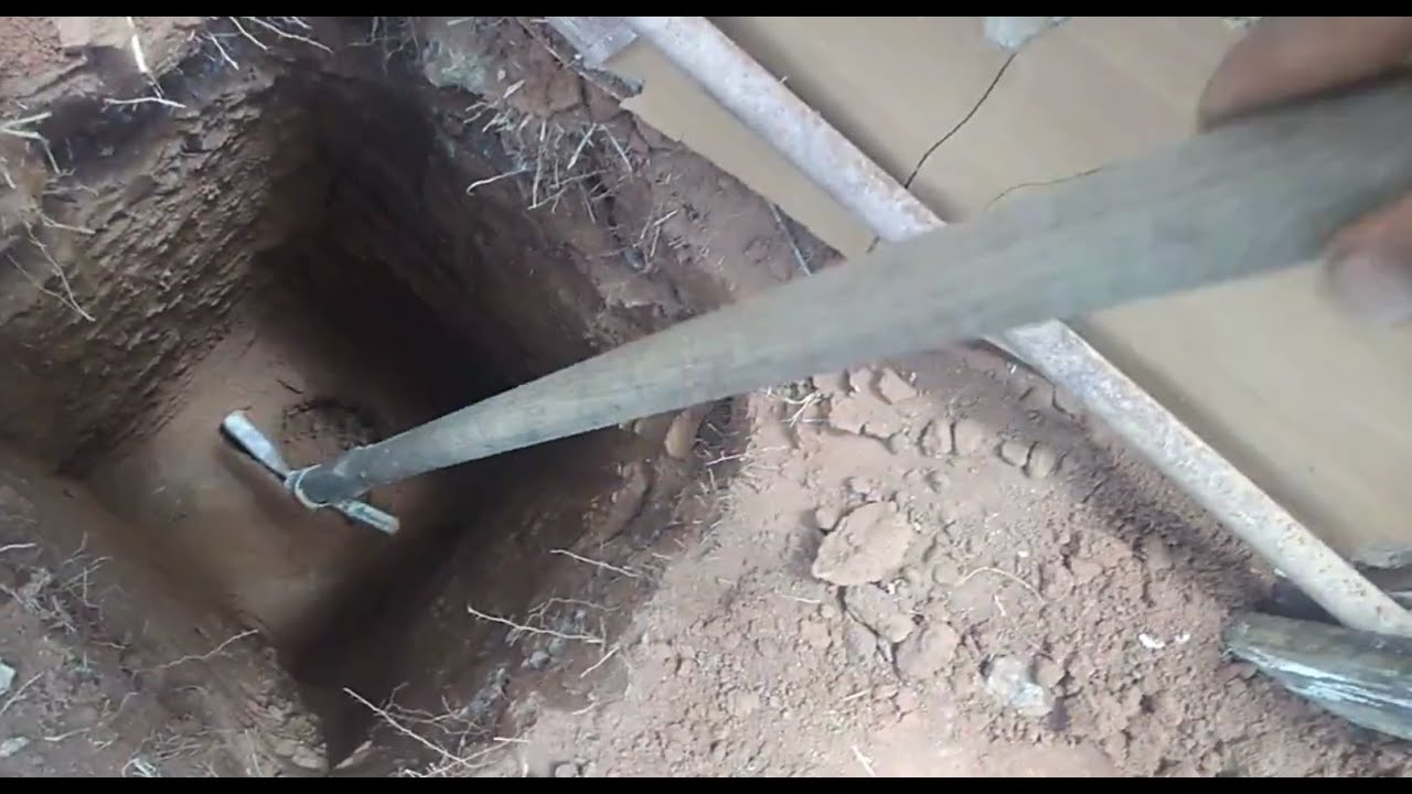 Diário de Obra - Furo do poste padrão e medição de nível do lote