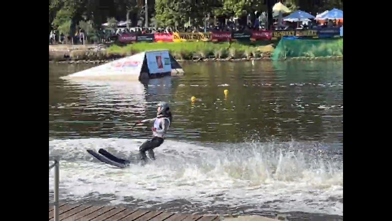 So that’s how water skiers get up on the water. 🌊🏄‍♂️原来滑水选手是这样起滑的啊