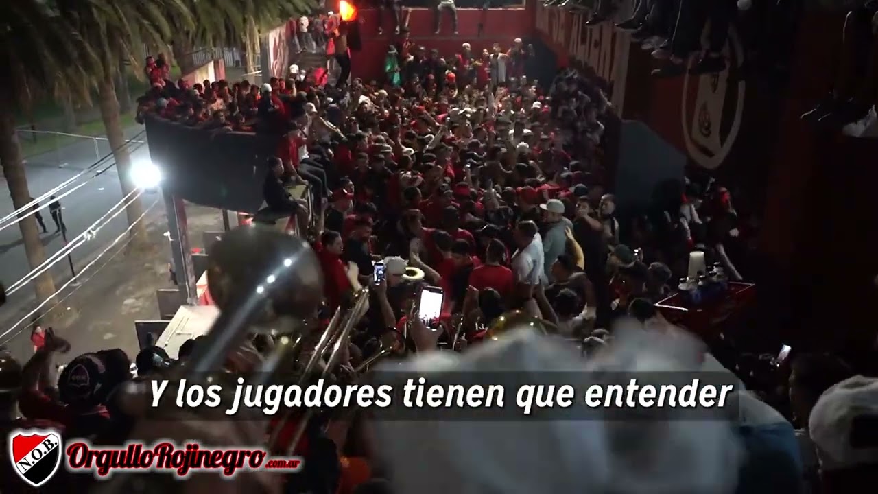 Por la rojinegra huevo y corazón que el Coloso siempre está de fiesta (La Vela Puerca - Clarobscuro)