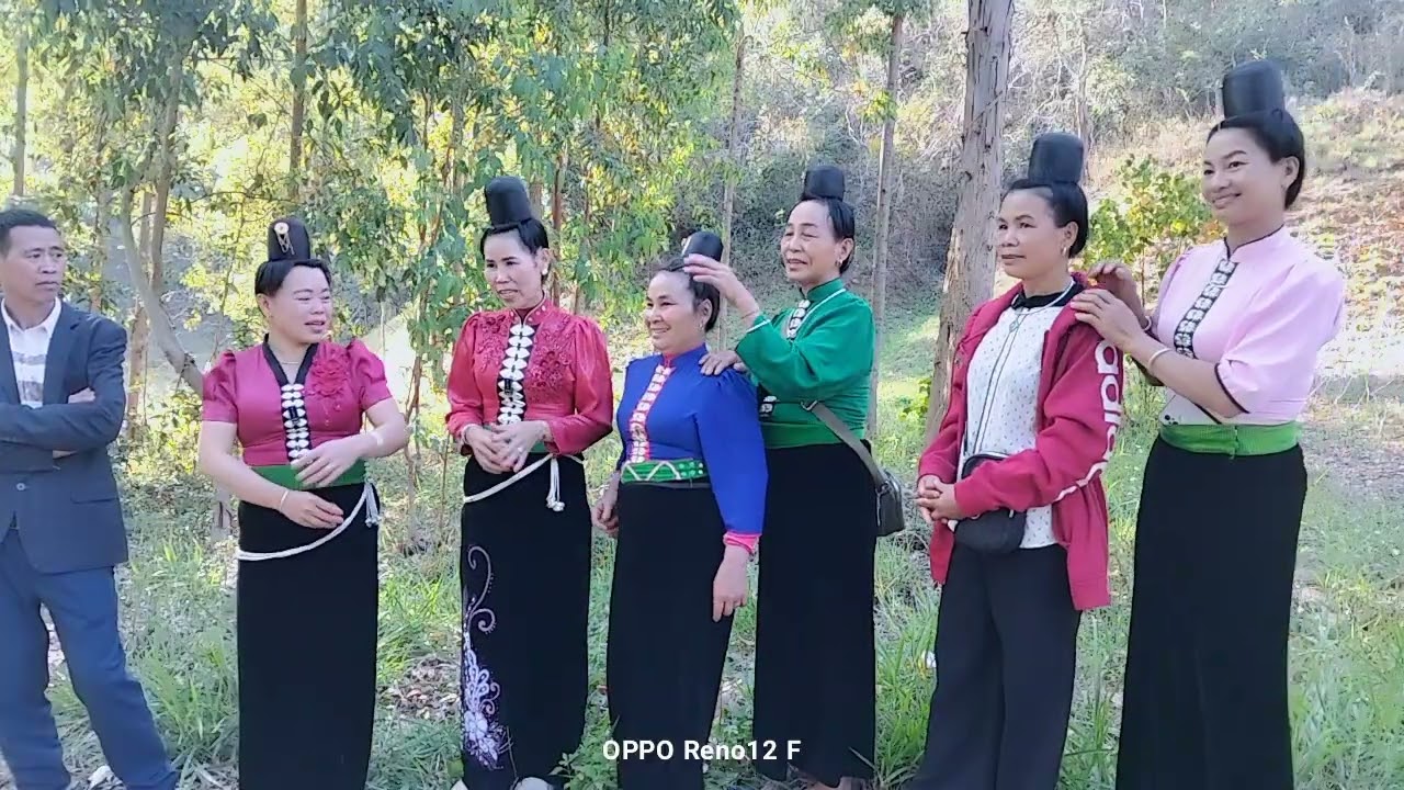 Khắp pền pưng pền phèn Tòng ánh