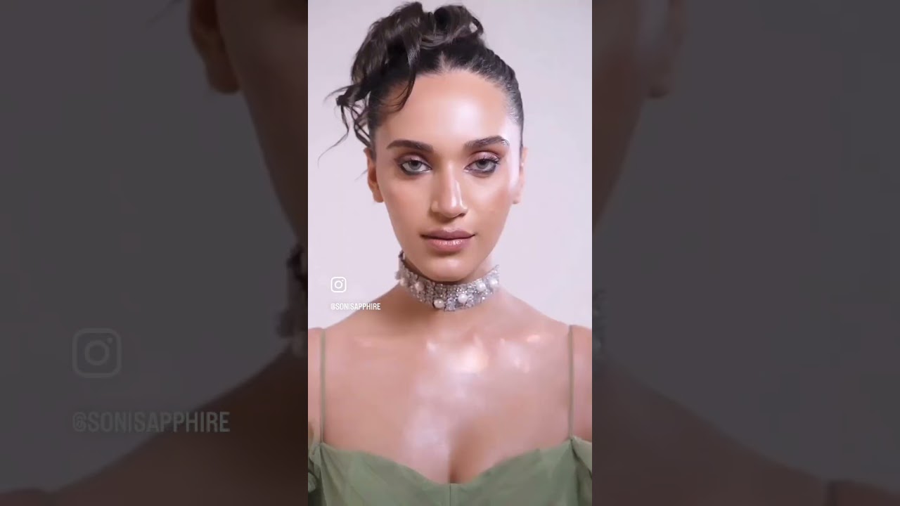 Bold jewelry, flawless beauty! 💫