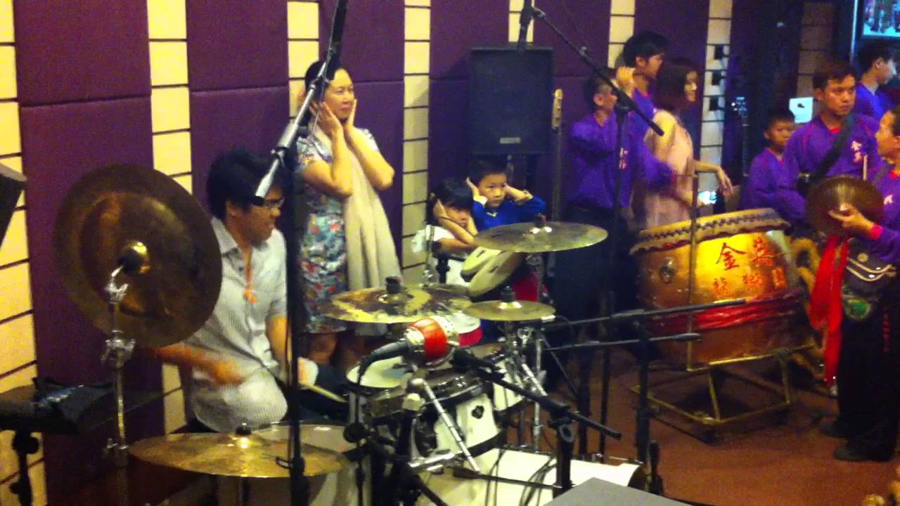 Music Malaysia lion dance