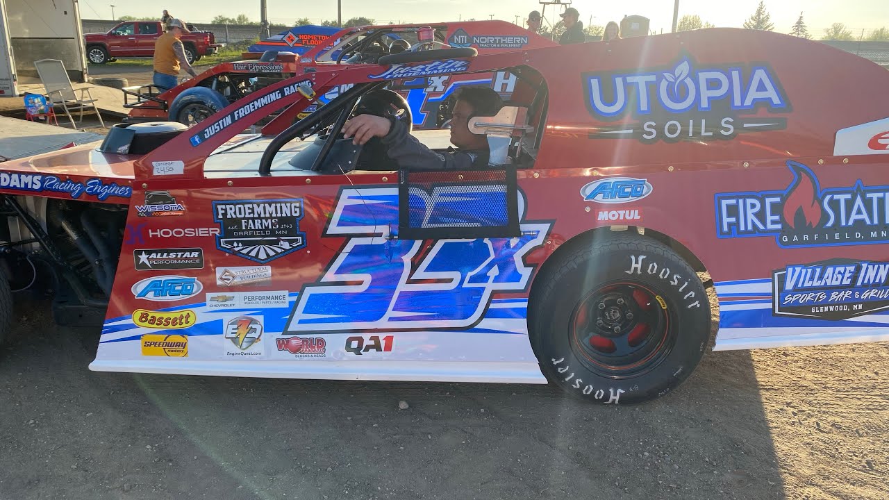 Justin Froemming #33x (Viking Speedway) Heat race