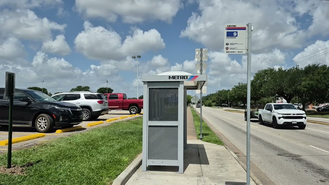 METRO Tests Ventilated Bus Shelters to Reduce Heat During Your Commute