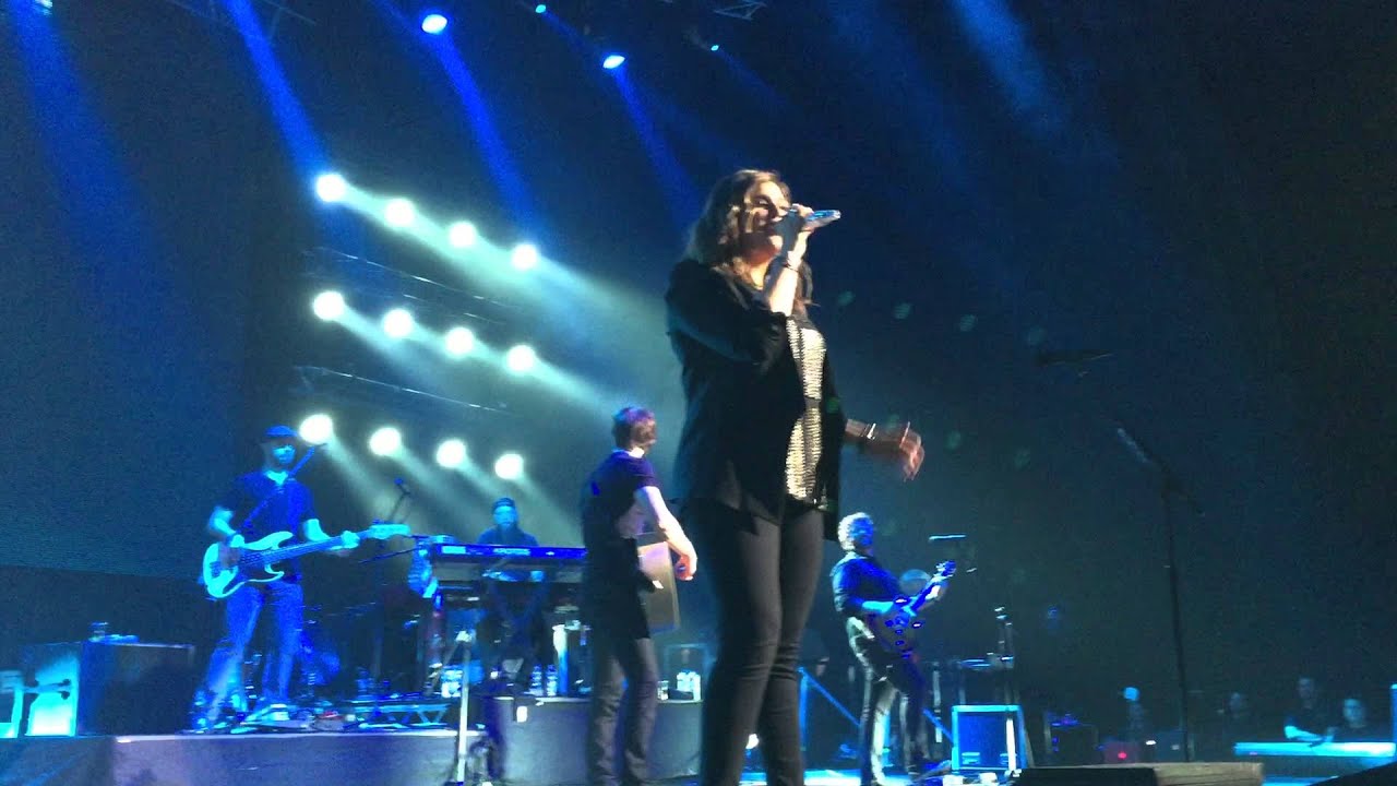 Lady Antebellum - Islands in the Stream (live at country 2 country Sweden March 1st 2015)