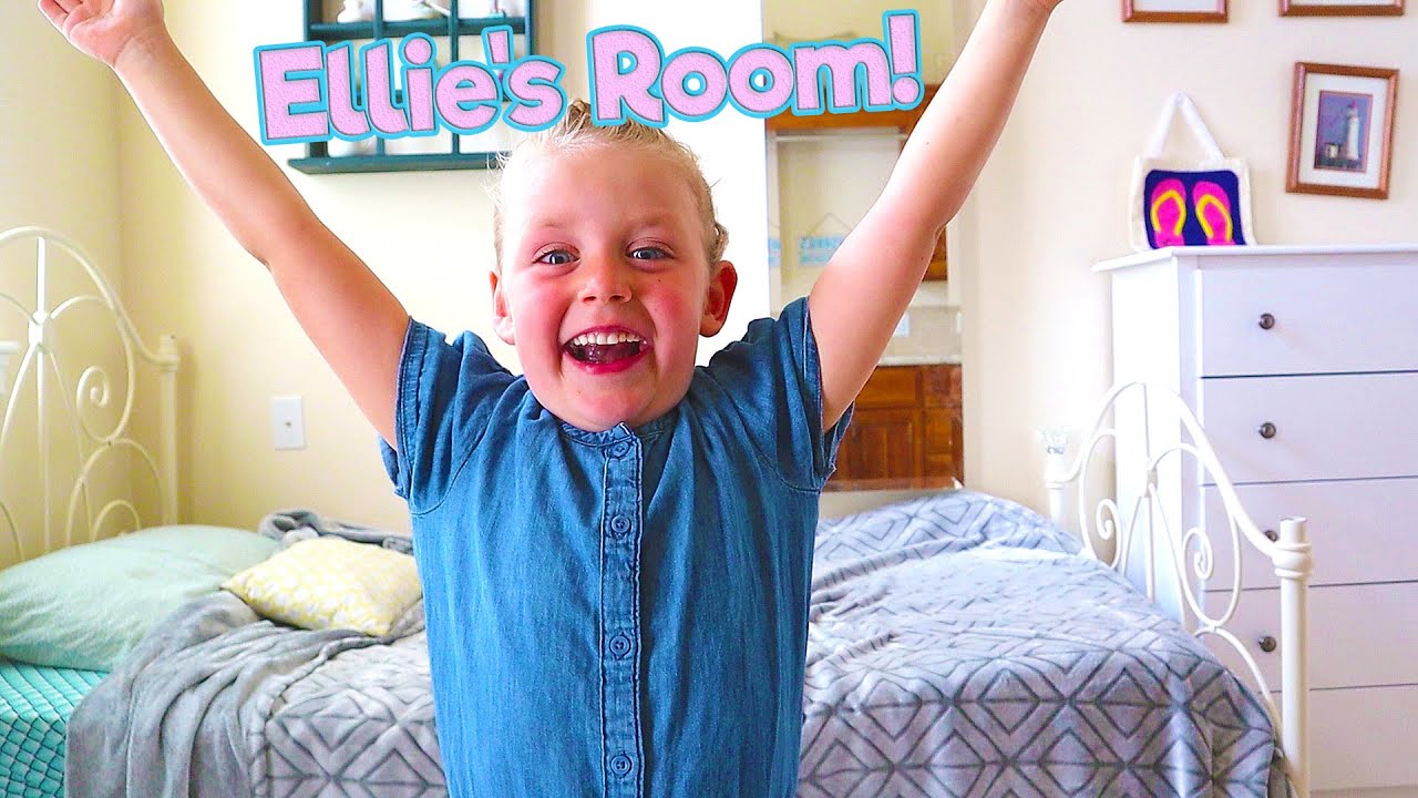 Ellie's Room is in the Laundry Room?! Mr. E Mansion Tour Episode 3/ The Beach House