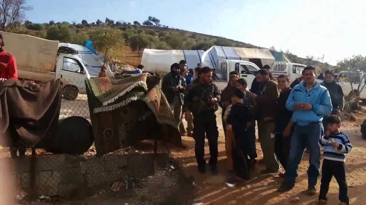 توزيع سلات غذائية مقدمة من عضو مجلس الداعمين الكويتي ( الشيخ محمد ضاوي) في ريف إدلب مخيم الميدان