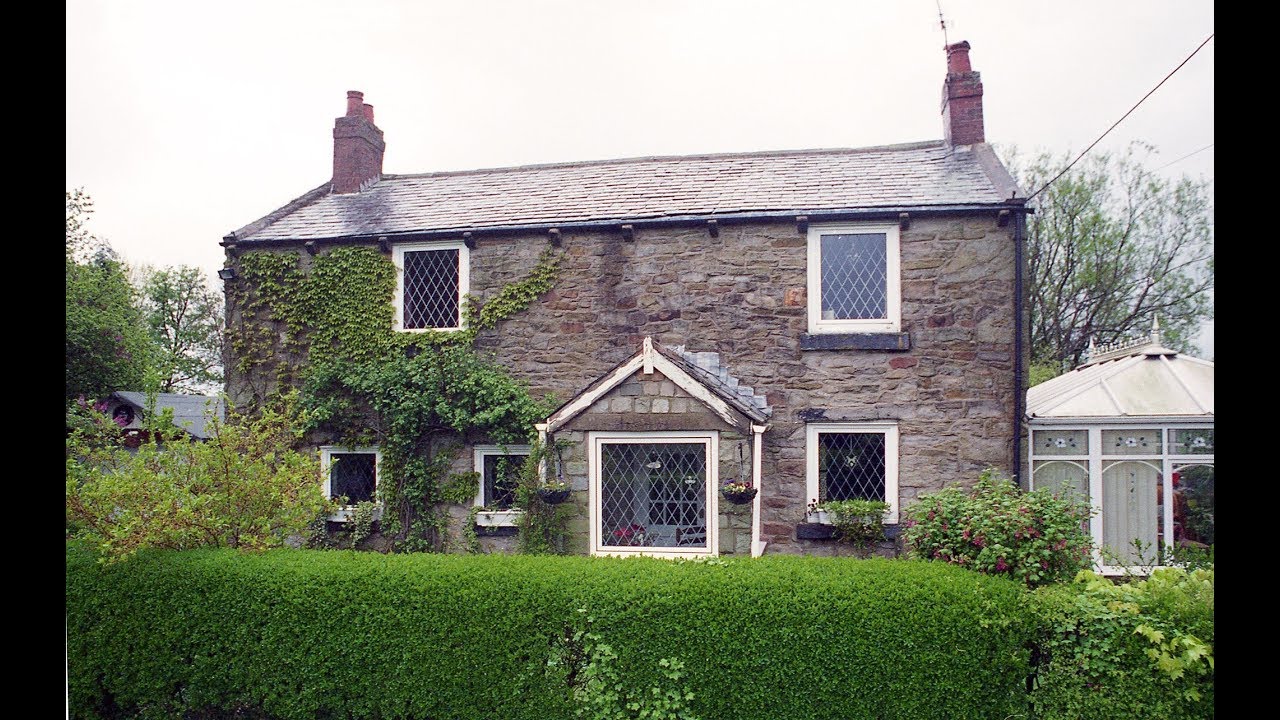 Green Lane Cottage in Lancashire, England.