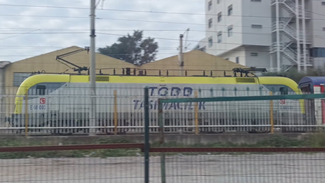 Salhane İstasyonundan Ekspres ve Banliyö Trenlerinin Geçişleri