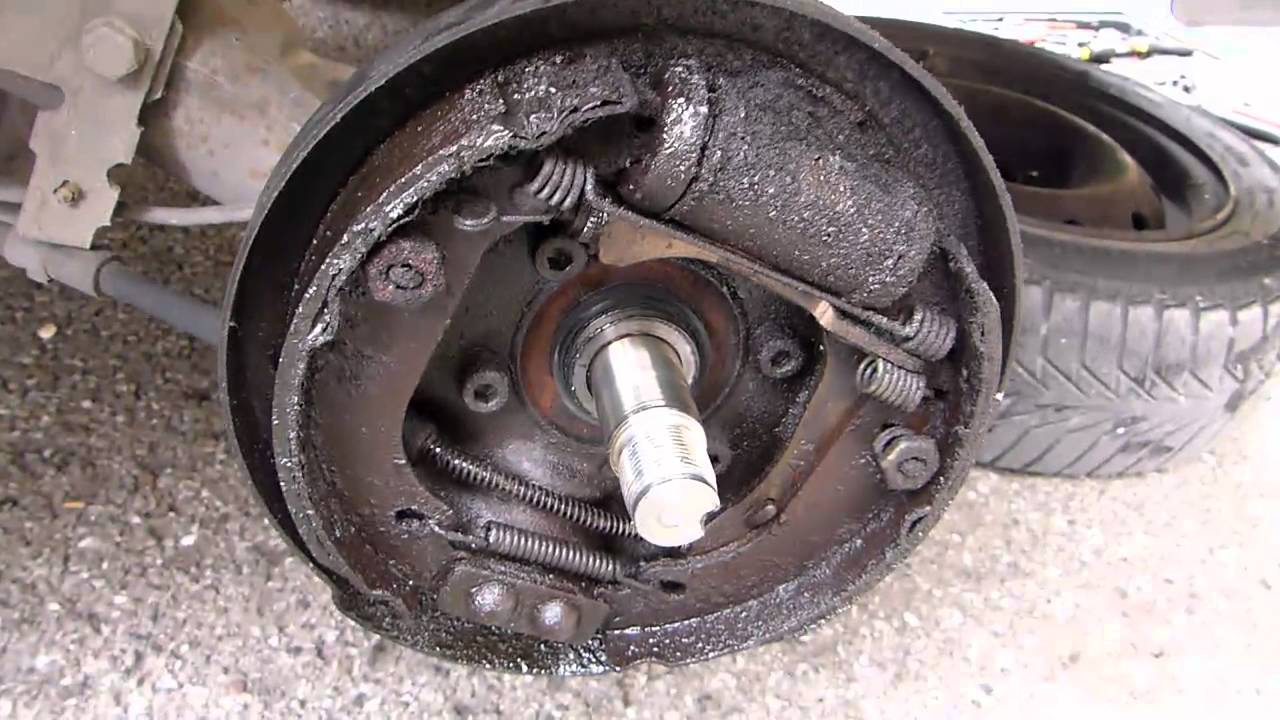 Comment remplacer un cylindre de roue (Citro&euml;n ZX)
