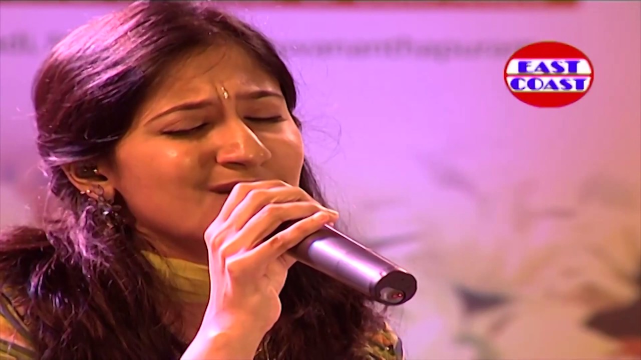 Sravana Sandhya Stage Show |    Poonkuyile Poonkuyile  Song |  Malayalam Stageshow