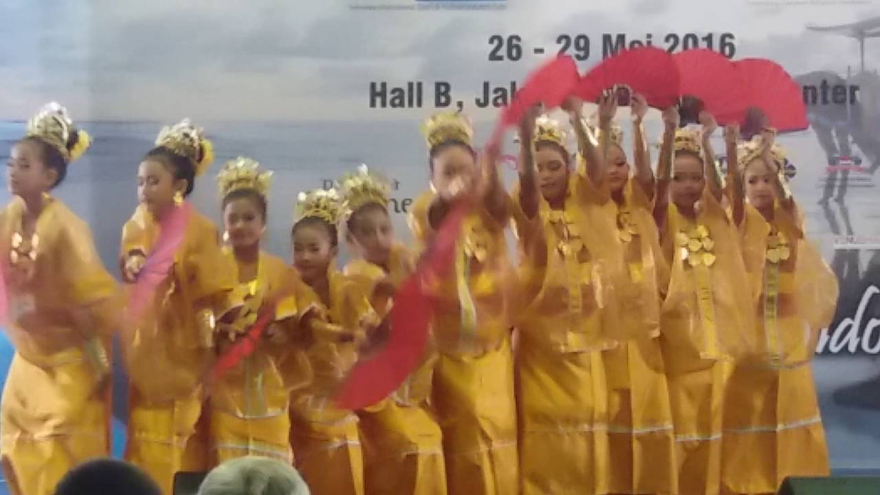 lomba nari kreasi tari kipas angin mamiri di jcc senayan 29 mei 2016