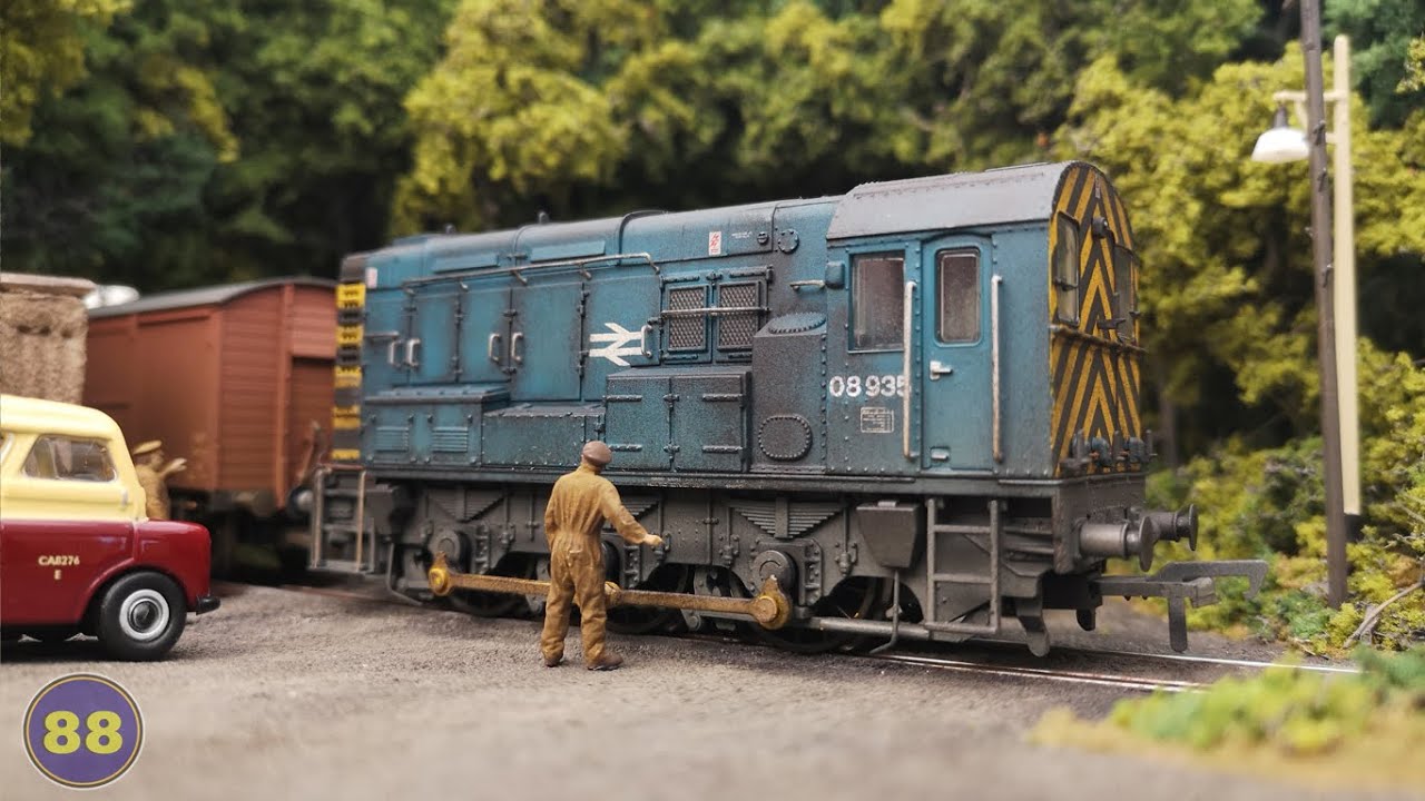 Bachmann Class 08 - Fry's Somerdale - Micro Layout