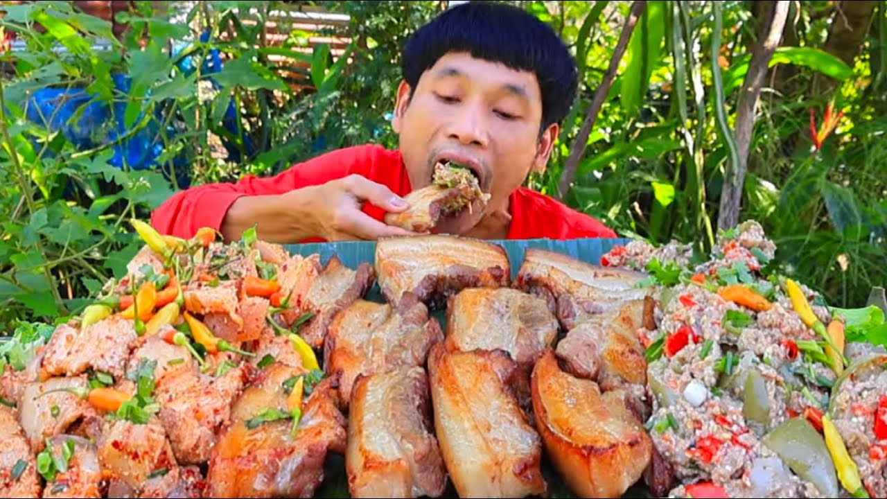 หมูสามชั้นย่างซุปมะเขือน้ำตกหมูแกล้มลูกโดดแซ่บคักอีหลีครับพี่น้องMUKBANG EATING SHOW/โก้อีสานพาแดก