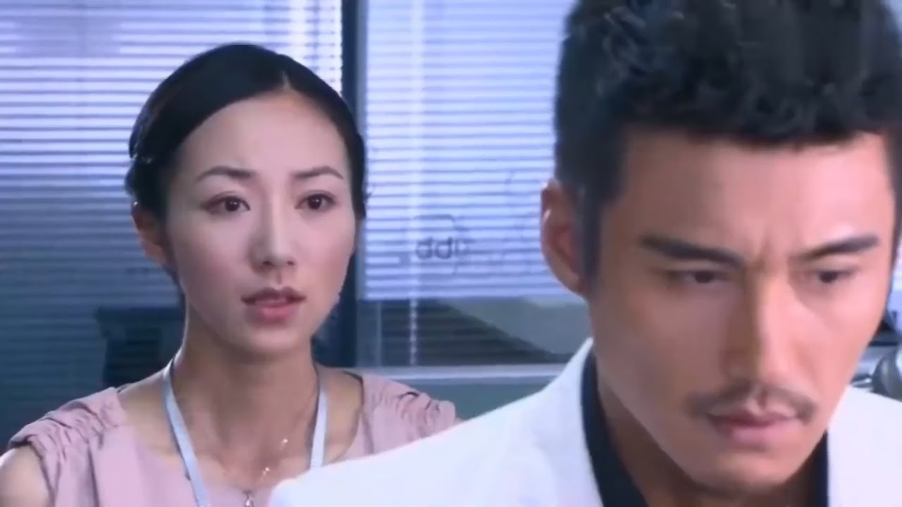 窮女孩升職太快被心機女處處針對，不料總裁親自出面力保，心機女當眾打臉險被開除