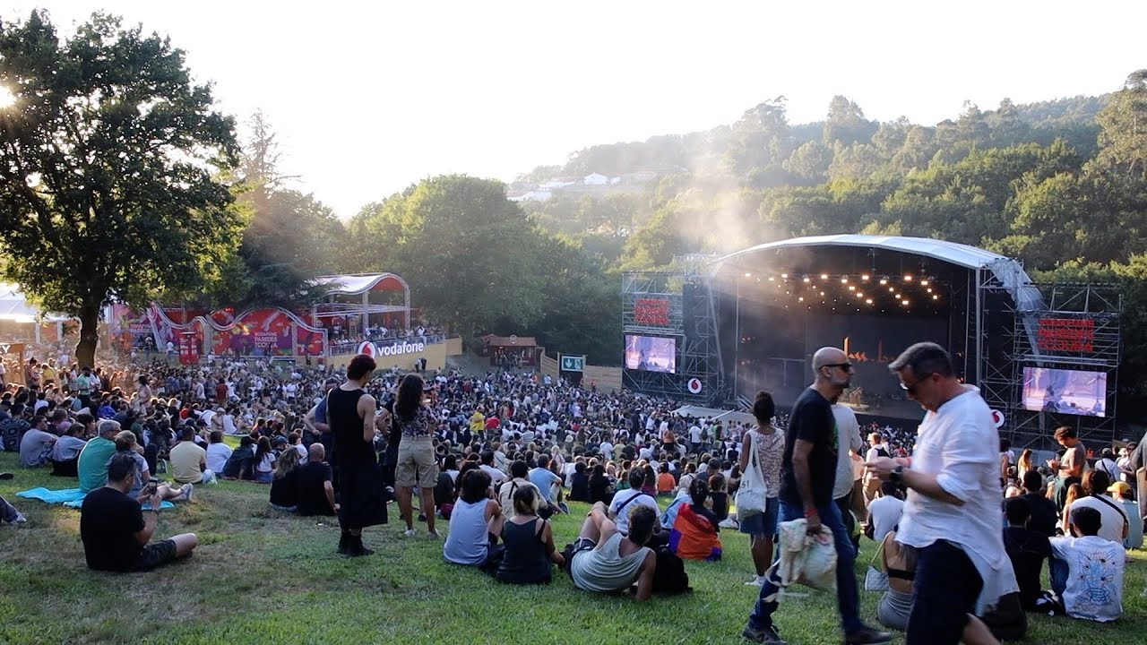 30º Festival Paredes de Coura abre com casa cheia | Altominho TV