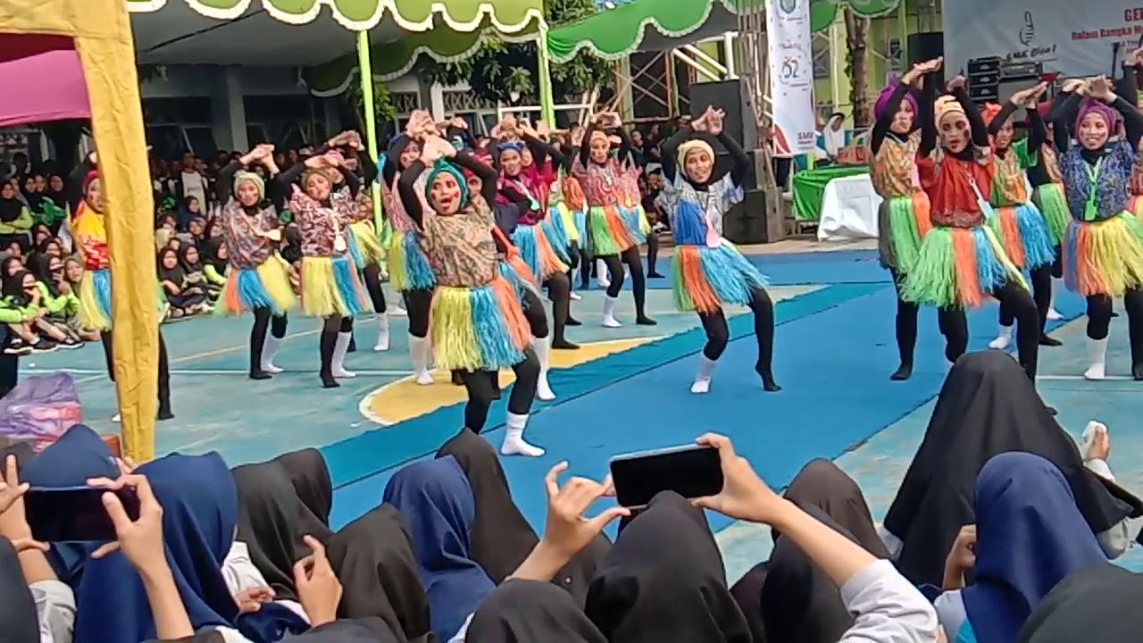 FLASHMOB PERKANTORAN HUT SMK N 1 PEMALANG KE-52