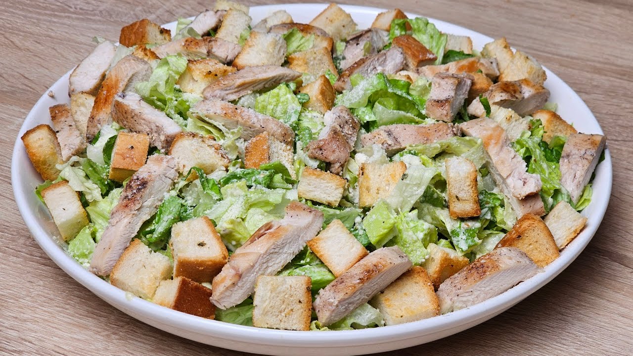 سلطة السيزر بصوص ينافس صوص المطاعم والبدائل.. اطيب سلطة مغذية ومشبعة. Caesar Salad with Chicken