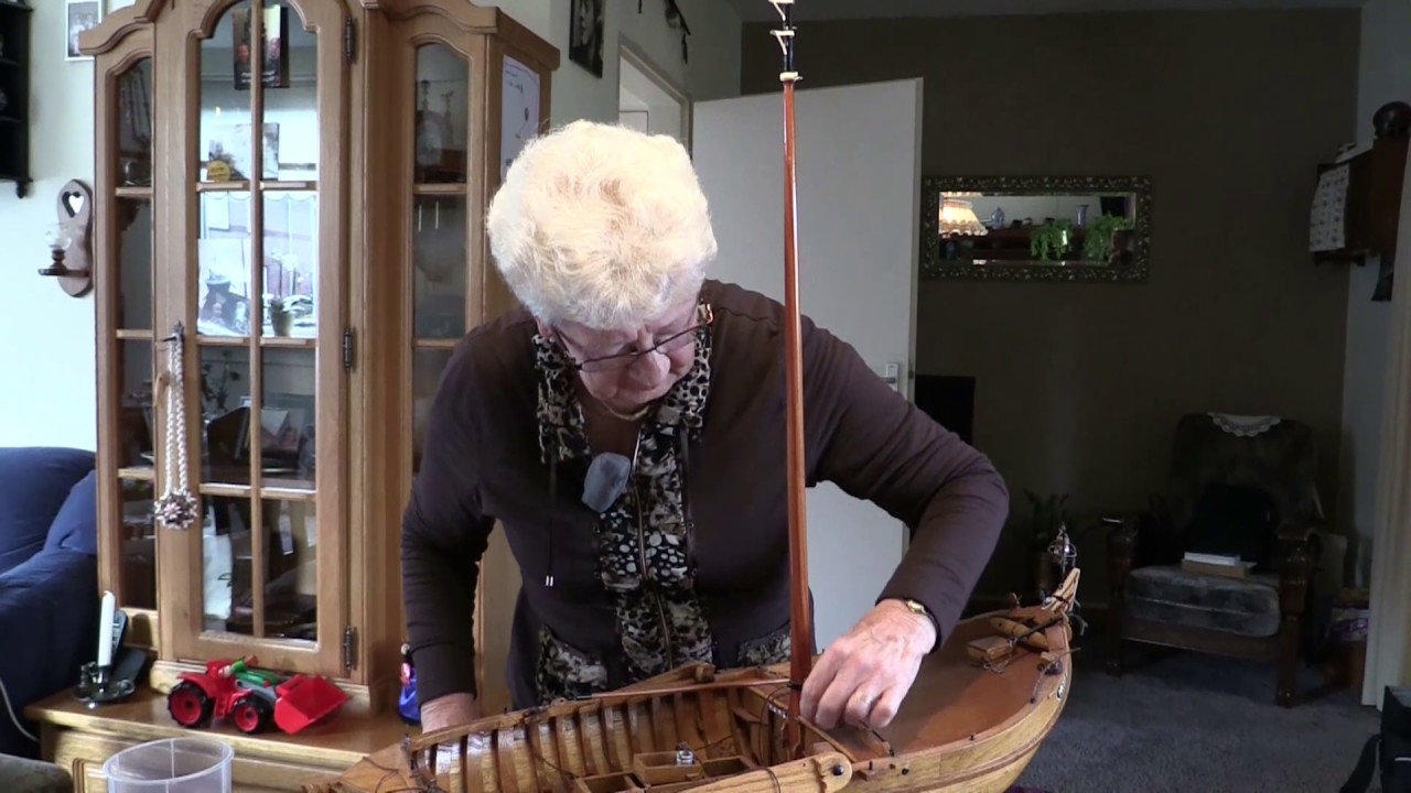 Mevrouw Annie Bruinink.  Botters (miniatuur)