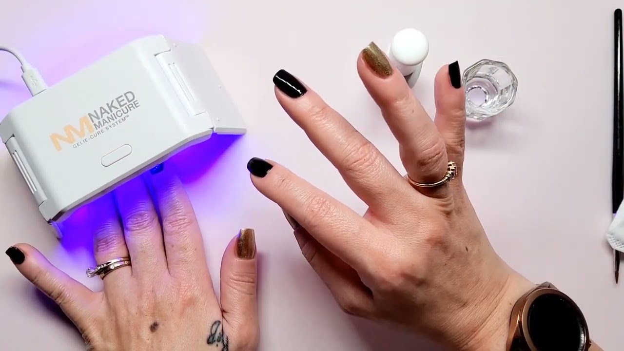 NAKED MANICURE: The day after a manicure NAKED GELIE TOPCOAT application over ZOYA: WILLA and ZIV 💅🏼