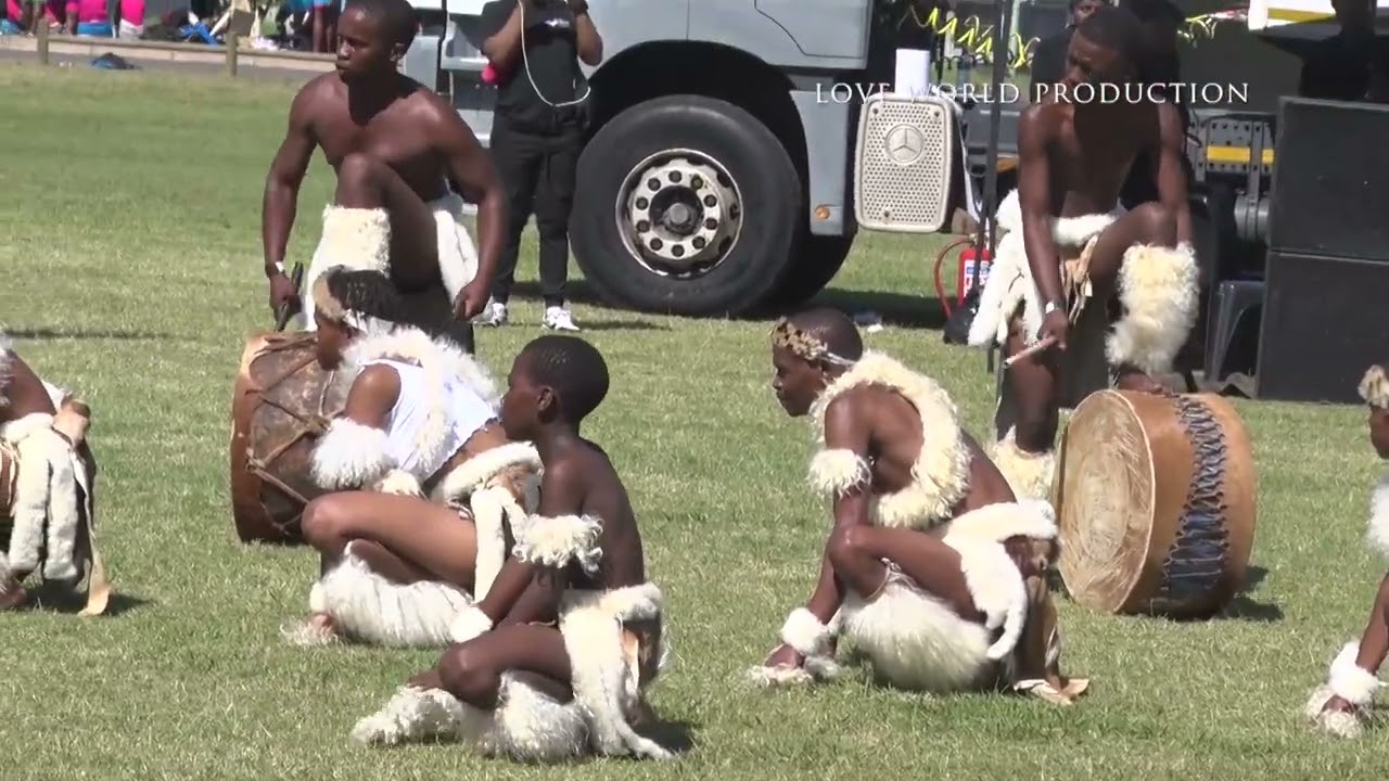 Indlamu Zulu dance Sishaya ingoma