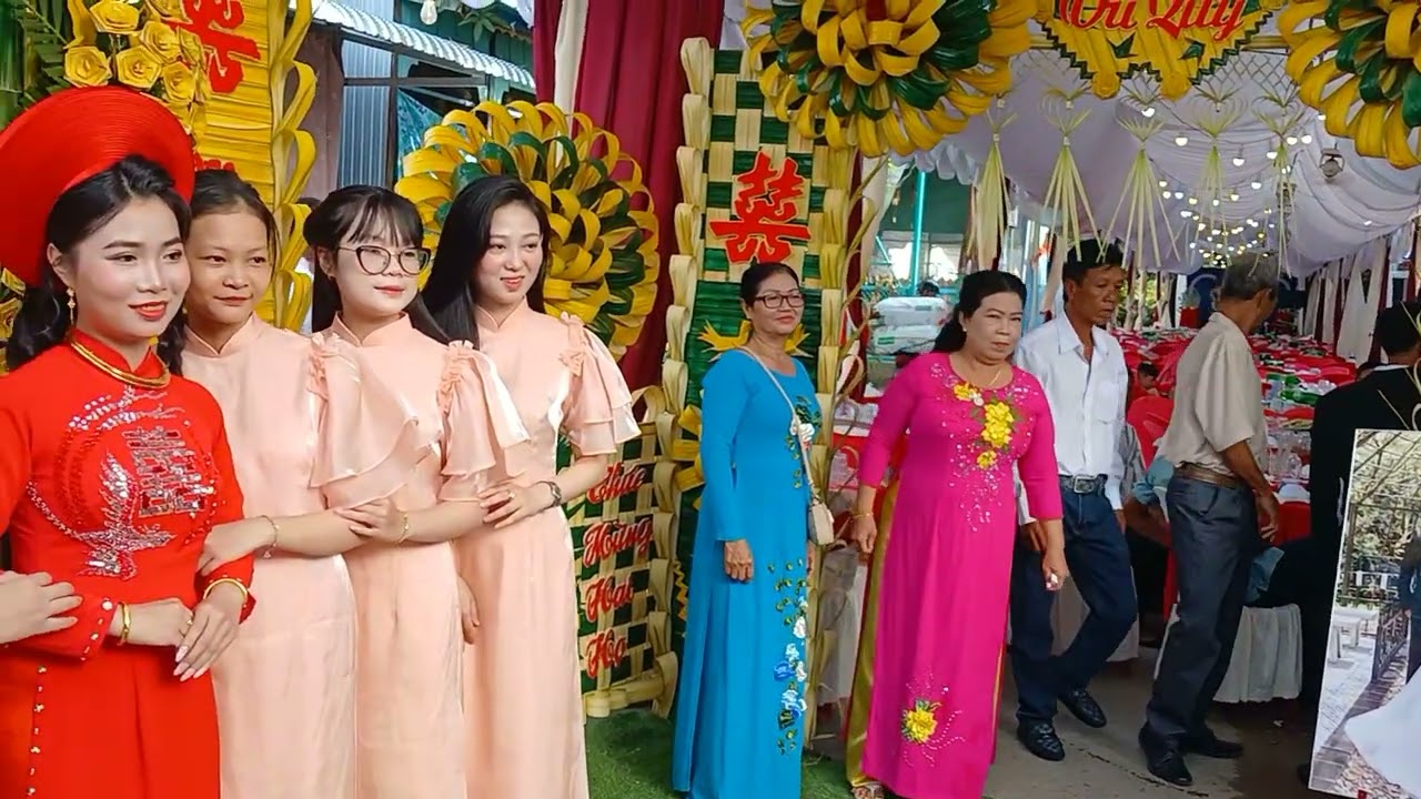 Đám cưới quê nhà trai sắp tới