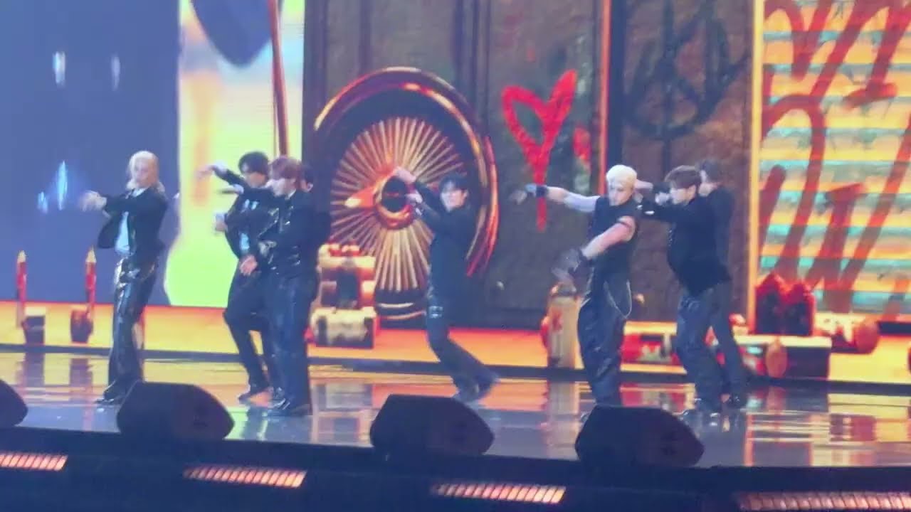Stray Kids - Intro /Do It / Ceremony / LALALALA full show live @Le Gala des Pieces Jaunes Paris 2026