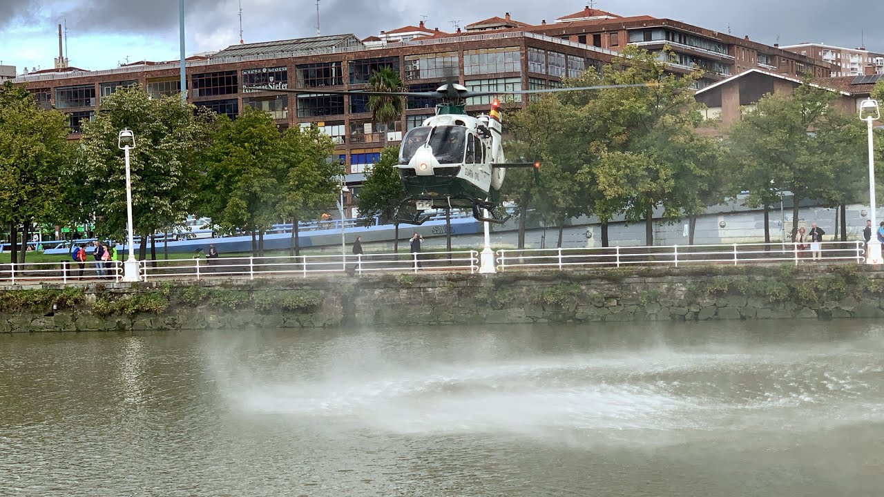 Exhibición Helicóptero Guardia Civil en Bilbao