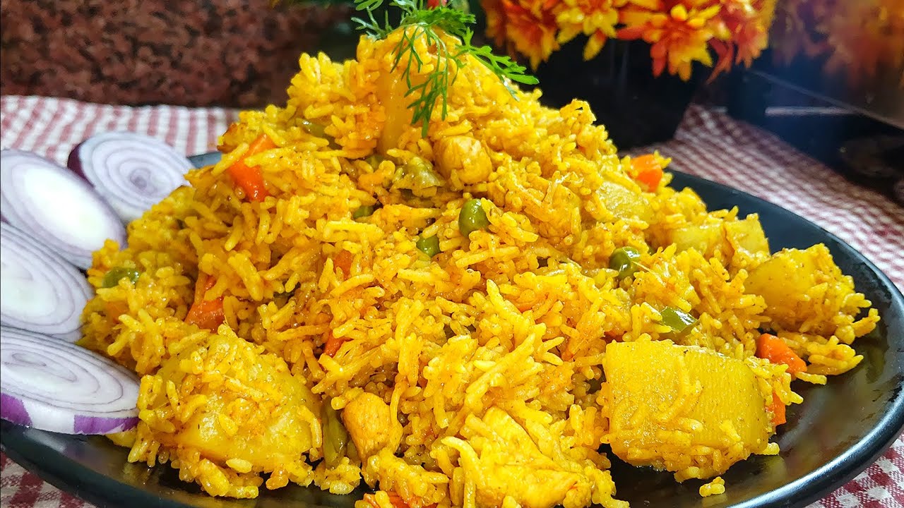 Lunch/Dinner Recipe || সময় কম থাকলে কয়েক টুকরো মাংস দিয়ে বানান এভাবে সহজ রাইস রেসিপি 