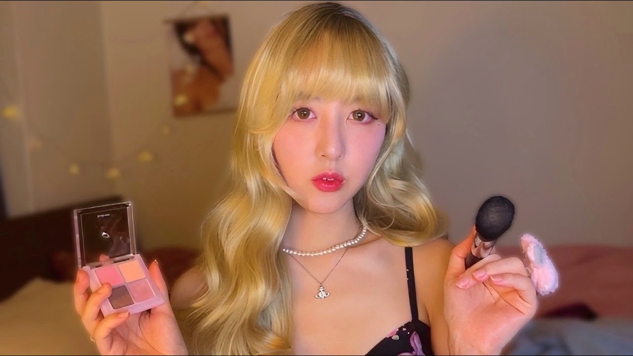 ASMR GyarU girL⭐️ doEs uR mAkup!🌺(Realistic! Apply on the camera)