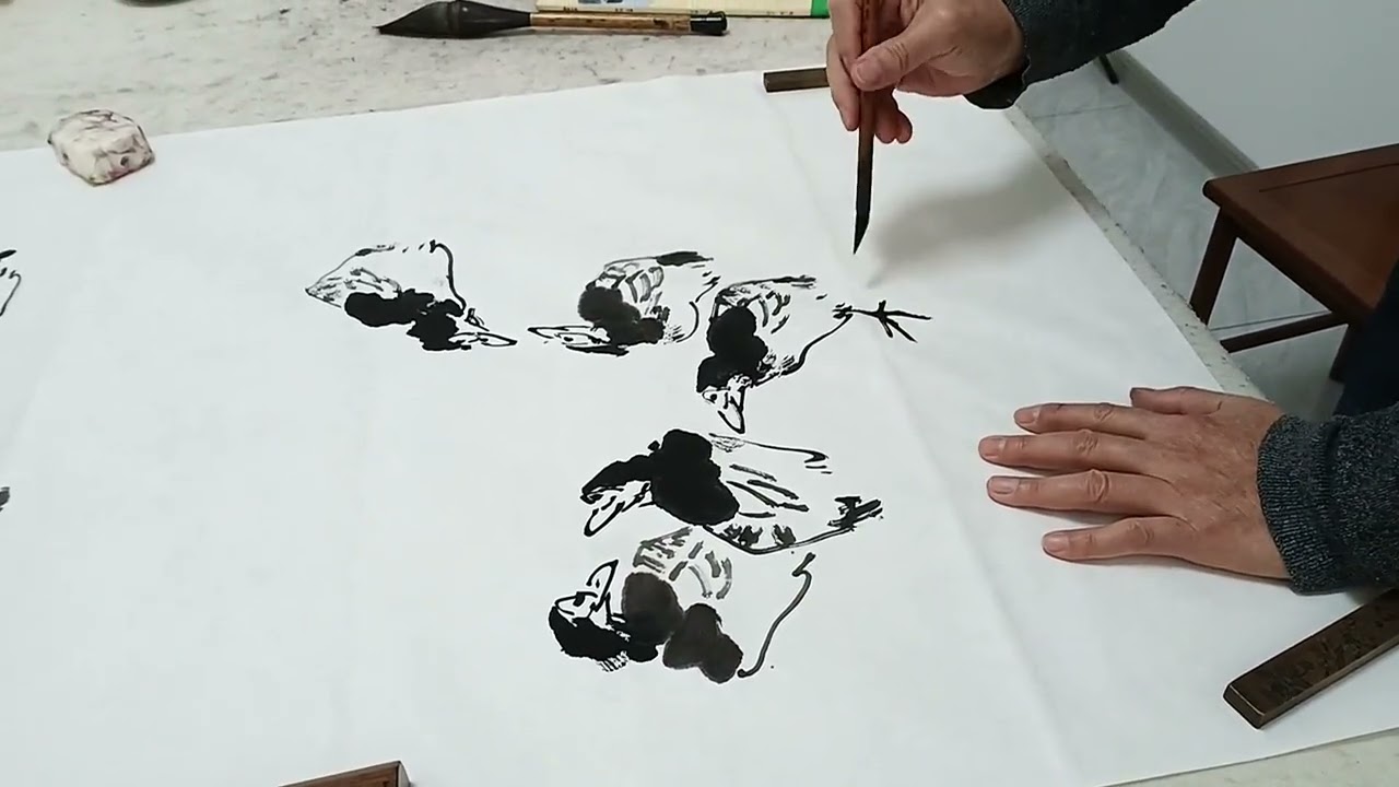 传统花鸟画家曹晓光老师创作中