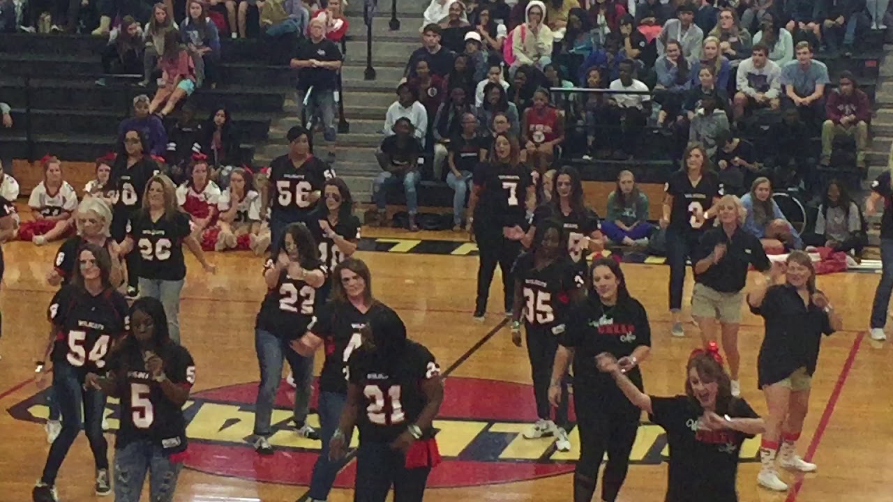 Sr  Pep Rally Football Moms' dance 11-3-2018