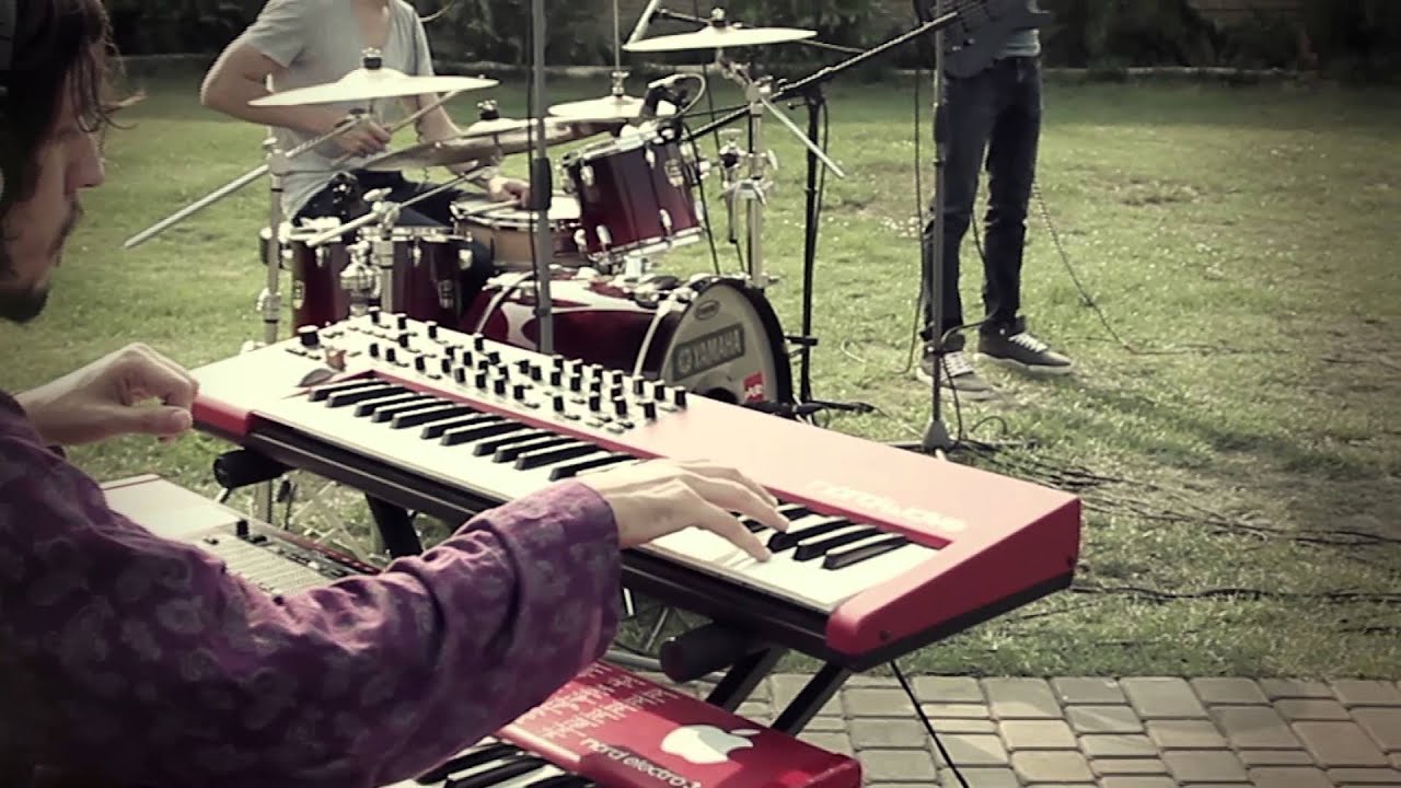deliKate - Live in village
