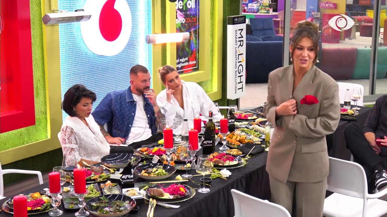 Françeska i hedh trëndafila Eglës: Bravo, të vdes unë për ty ndyrësira ime... - Big Brother VIP 3