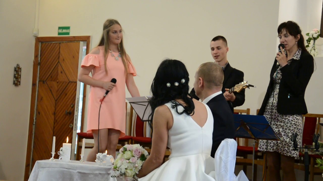 Vestuvinis dukros sveikinimas mamai. To nesitikėjo niekas.