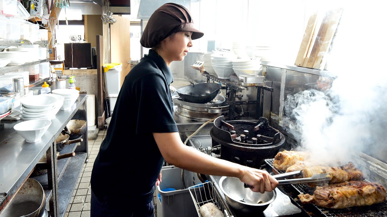 【石川】国道沿いラーメン屋の爆ウマ味噌ラーメンに注文殺到！鉄人店主が夢中になってこだわり抜いた衝撃の一杯丨Japanese Street Food