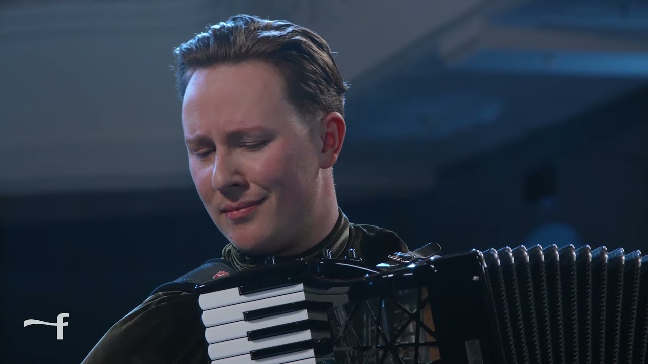 SPRINGboard: Martynas Levickis spielt Johann Sebastian Bach & Astor Piazzolla | 