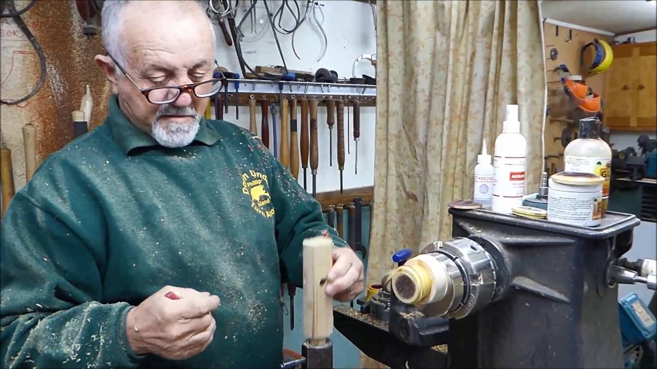 Guilio Marcolongo using the Vermec Multi Centre Chuck-Off Centre Lidded Box