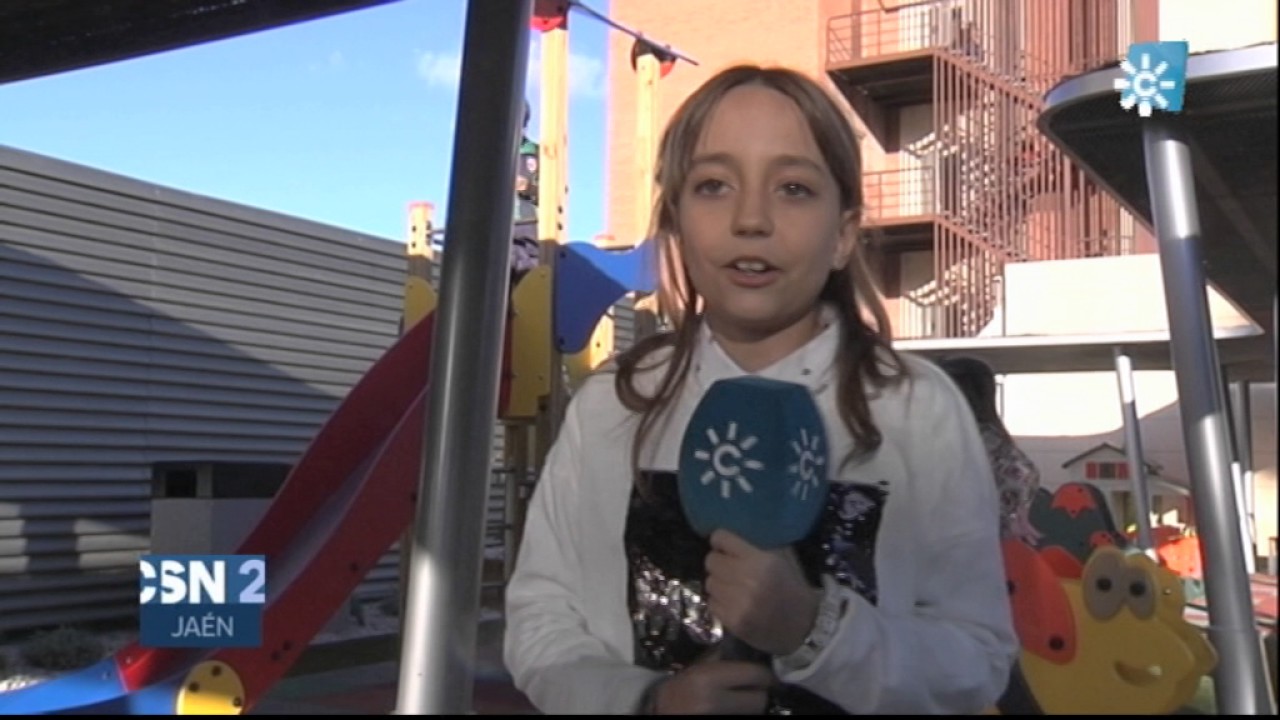 Celia nos enseña el 'Jardin de los sueños' en el Hospital Materno-Infantil de Jaén