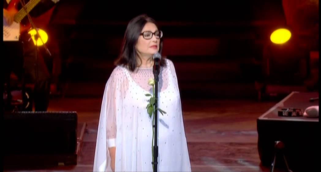 NANA MOUSKOURI (Pefti Vrohì)