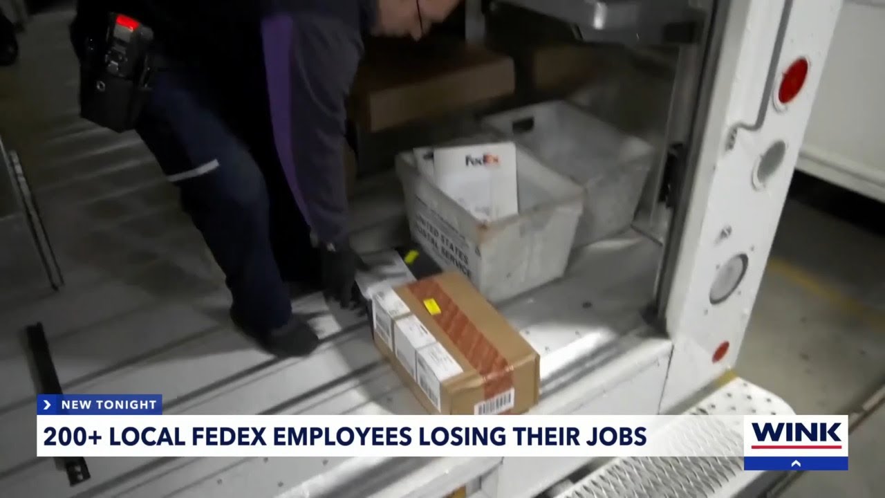 Местные сотрудники FedEx рискуют потерять работу.