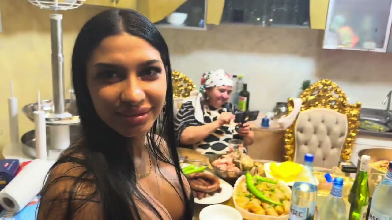 Câte sarmale au mâncat la ziua lu Nicolle ? 