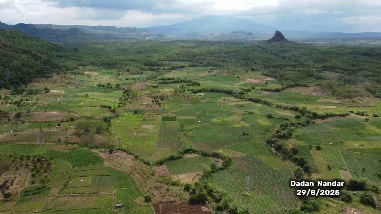 Perbaikan Jalan Tolengas - Jatigede di desa Darmawangi Tomo Sumedang, 29-8-2025